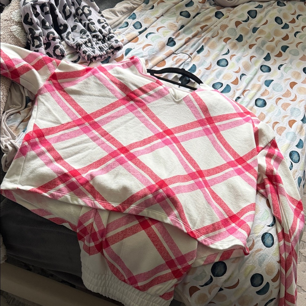 Colsie Pink and Cream Plaid Sweater Top